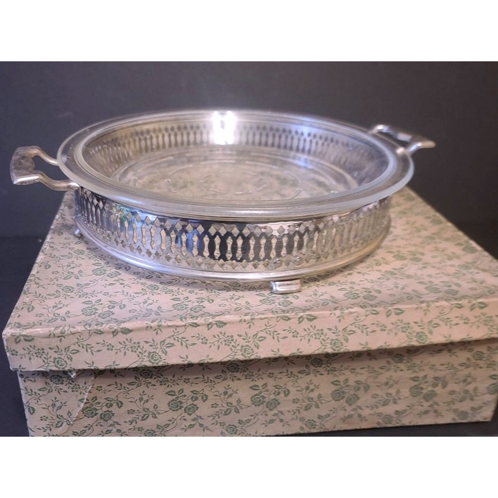 Vintage Glasbake Glass Casserole Pie Dish & Silver Metal Pierced‎ Handle Carrier